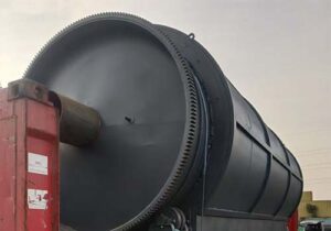 Batch pyrolysis reactor