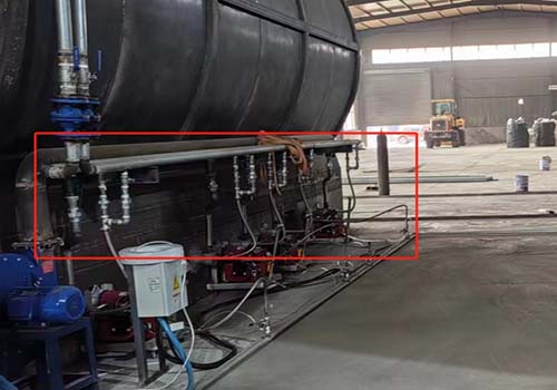 Intermittent pyrolysis furnace