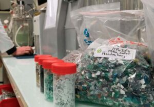 Plastic pyrolysis oil