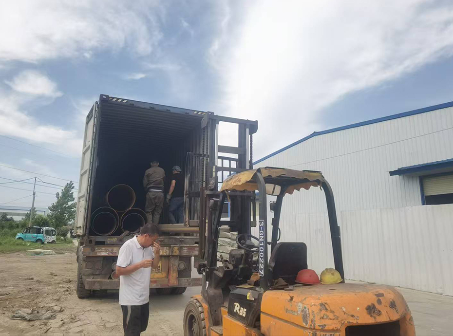 Indonesia-customer-purchased-six-sets-of-waste-tire-pyrolysis-equipment-0