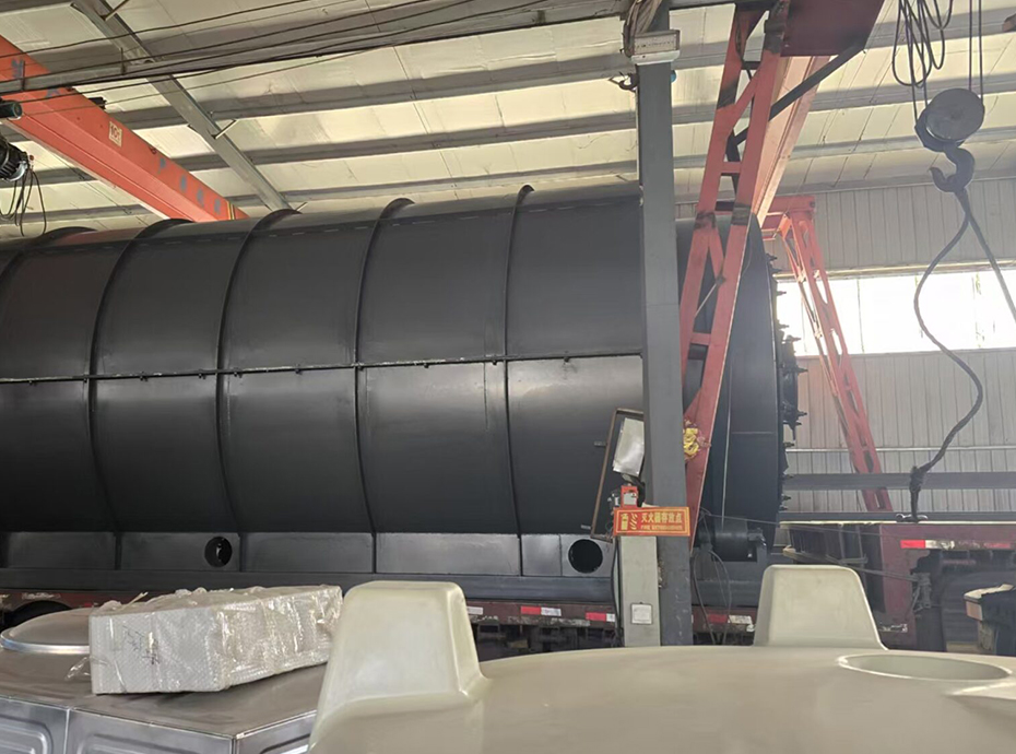 Nigerian waste engine oil distillation in December 2019 3 300x225 7